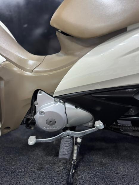 HONDA Biz 125 EX, Foto 6