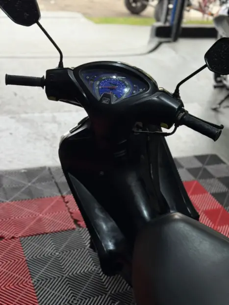 HONDA Biz 125 EX, Foto 2