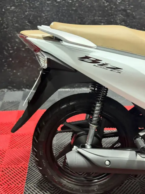 HONDA Biz 125 EX, Foto 7