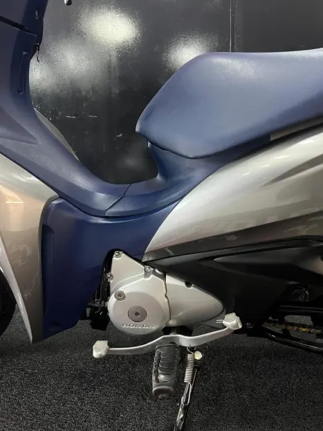 HONDA Biz 125 EX, Foto 6