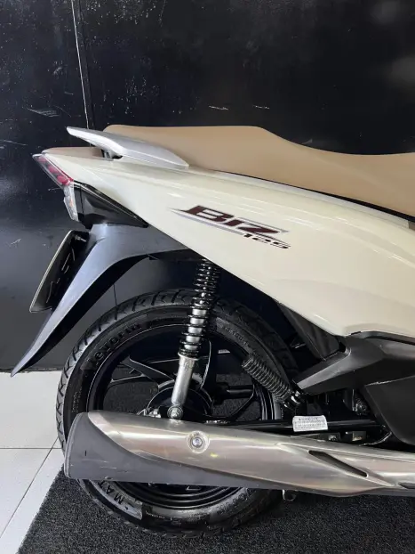 HONDA Biz 125 EX, Foto 2