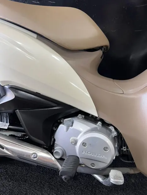 HONDA Biz 125 EX, Foto 3