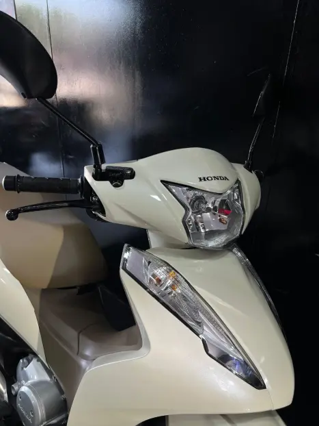 HONDA Biz 125 EX, Foto 4