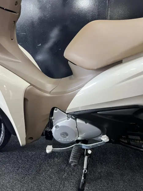 HONDA Biz 125 EX, Foto 9