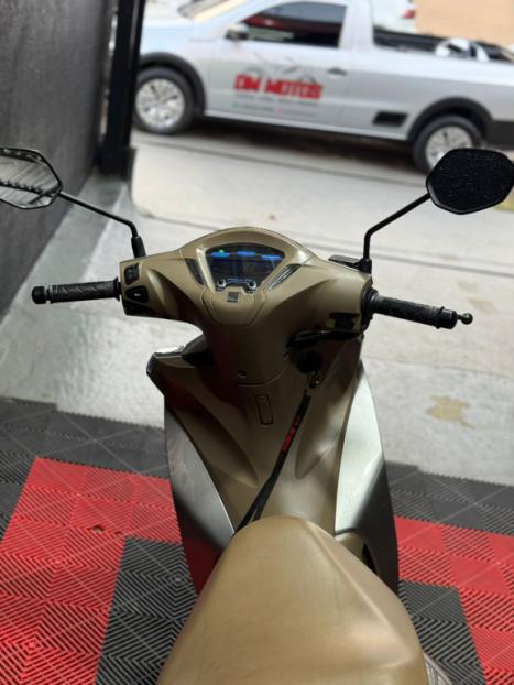 HONDA Biz 125 EX, Foto 6