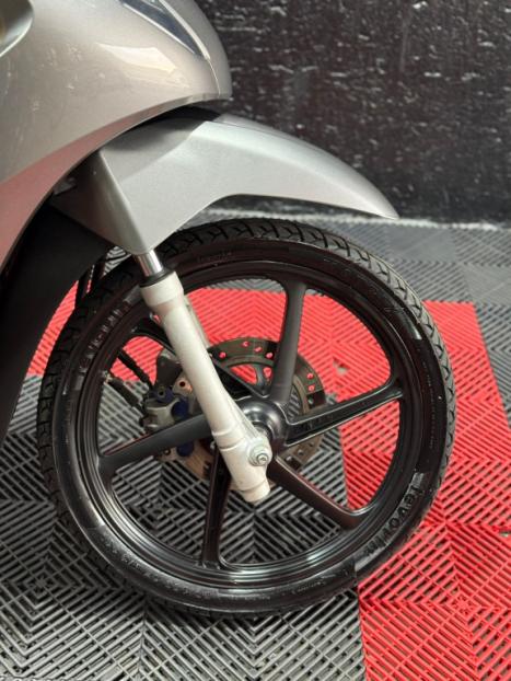 HONDA Biz 125 EX, Foto 9