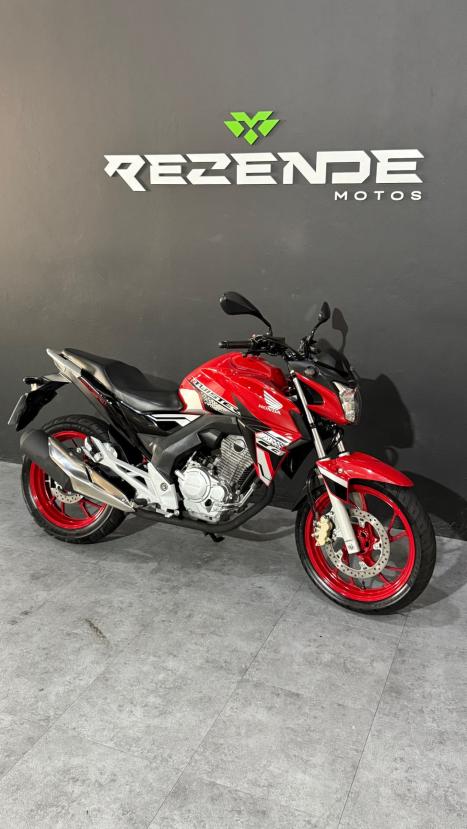 HONDA CB 250 F Twister FLEXONE, Foto 2