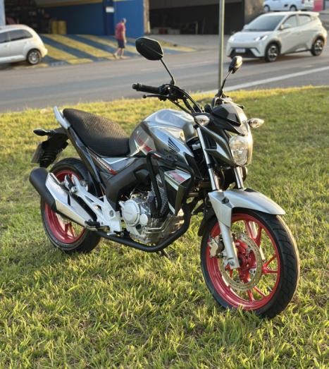 HONDA CB 250 F Twister FLEXONE, Foto 1