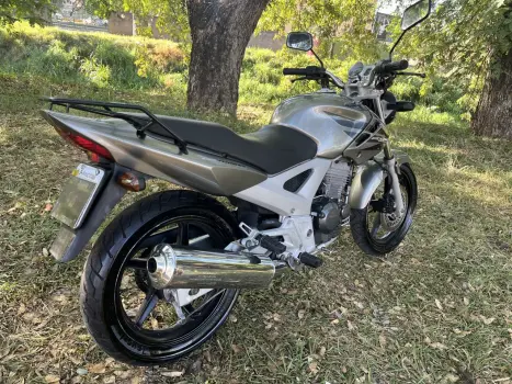 HONDA CB 250 F Twister , Foto 2
