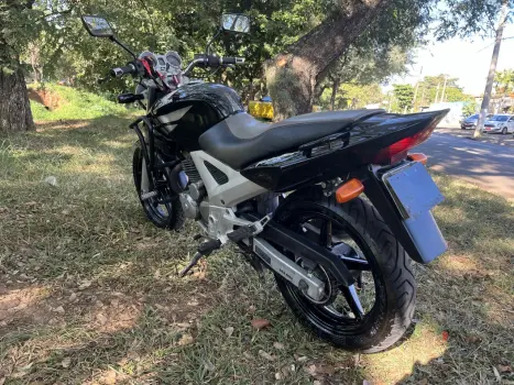 HONDA CB 250 F Twister , Foto 3