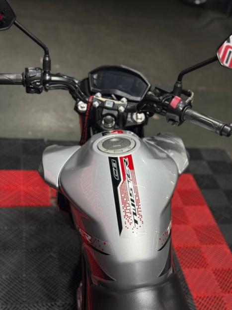 HONDA CB 250 F Twister FLEXONE, Foto 3