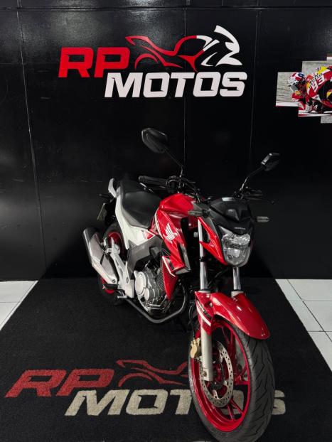 HONDA CB 250 F Twister , Foto 6