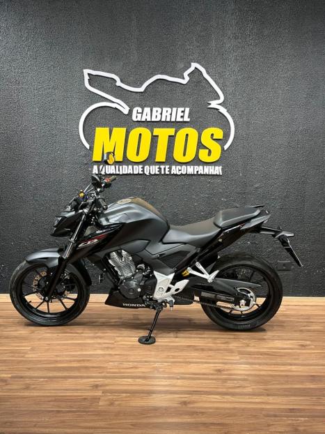 HONDA CB 300 F Twister FLEX CBS, Foto 2