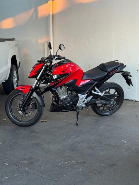 HONDA CB 300 F Twister FLEX ABS, Foto 2