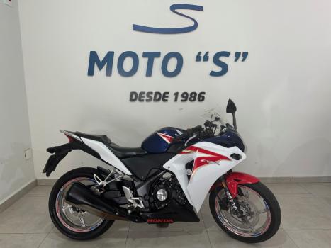 HONDA CBR 250 R, Foto 1