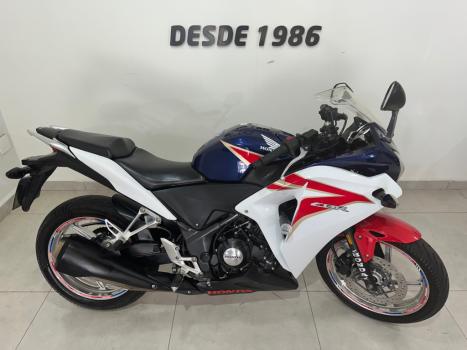 HONDA CBR 250 R, Foto 2