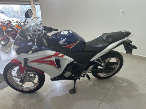 HONDA CBR 250 R, Foto 4