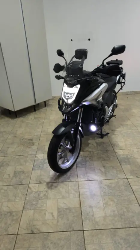 HONDA NC 750 X ABS, Foto 1