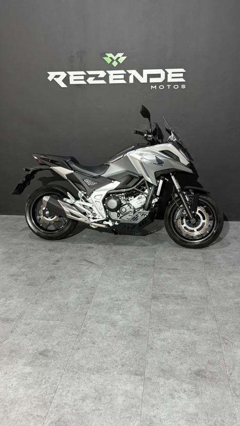 HONDA NC 750 X ABS, Foto 2
