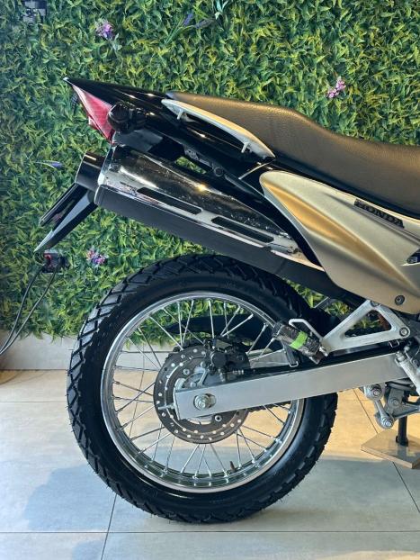 HONDA NX Falcon 400, Foto 7