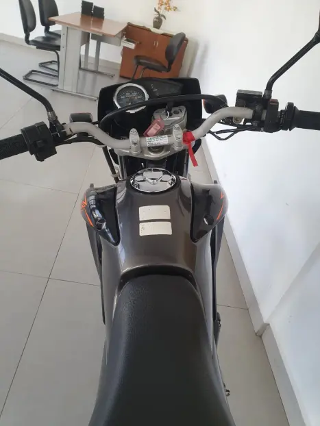 HONDA NXR Bros 150 ESD, Foto 14