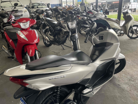 HONDA PCX 150 DLX, Foto 2