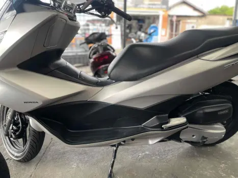 HONDA PCX 150 DLX, Foto 10