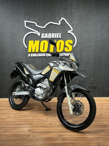 HONDA XRE 300 ADVENTURE, Foto 3