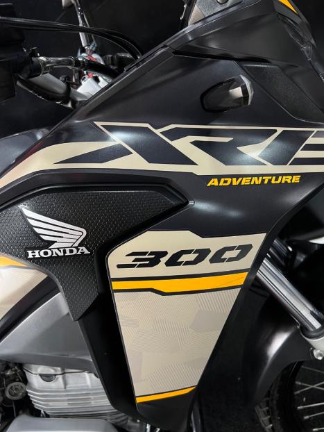 HONDA XRE 300 ADVENTURE, Foto 4