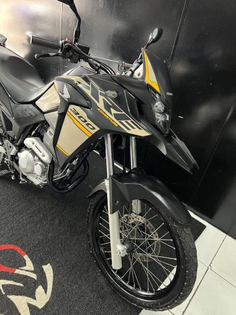 HONDA XRE 300 ADVENTURE, Foto 5