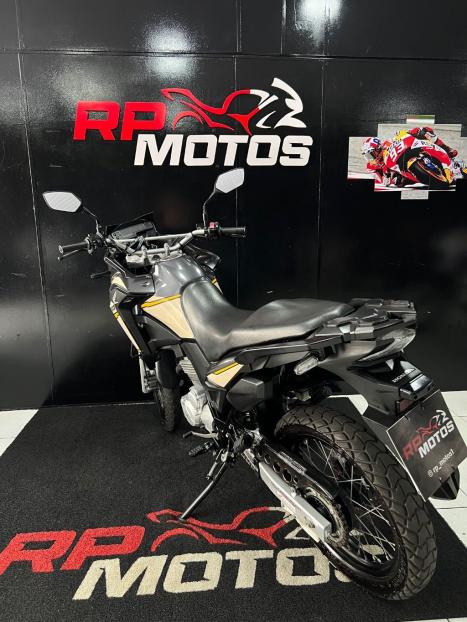 HONDA XRE 300 ADVENTURE, Foto 13