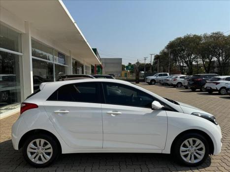 HYUNDAI HB 20 Hatch 1.6 16V 4P FLEX COMFORT PLUS, Foto 4