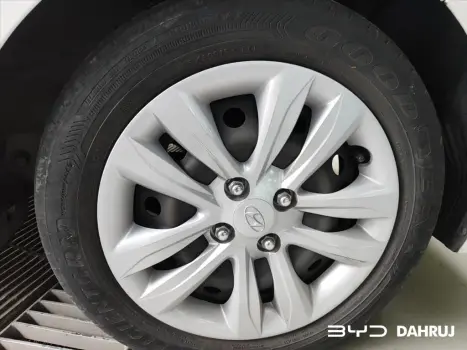 HYUNDAI HB 20 Hatch 1.6 16V 4P FLEX COMFORT PLUS AUTOMTICO, Foto 4