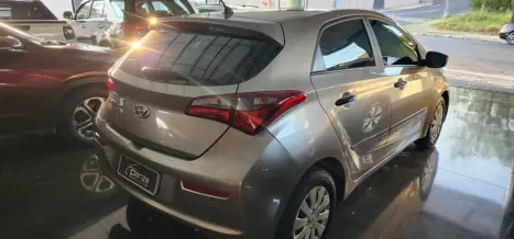 HYUNDAI HB 20 Hatch 1.0 12V 4P FLEX UNIQUE, Foto 4