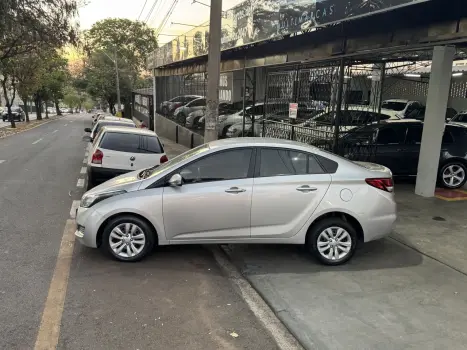 HYUNDAI HB 20 Sedan 1.0 12V 4P FLEX COMFORT STYLE, Foto 4