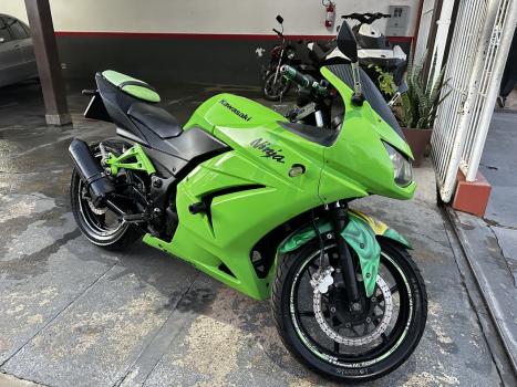 KAWASAKI Ninja 250 R, Foto 1