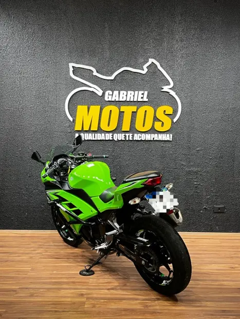 KAWASAKI Ninja 300 , Foto 5