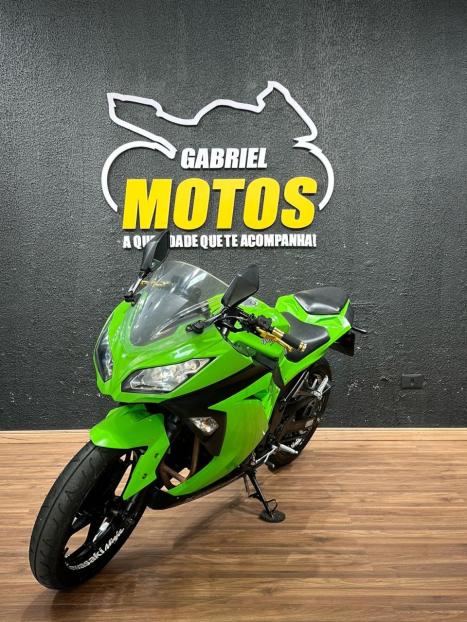 KAWASAKI Ninja 300 , Foto 4