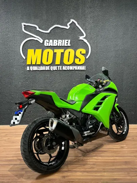 KAWASAKI Ninja 300 , Foto 6