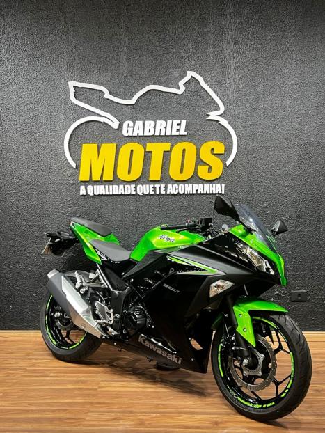 KAWASAKI Ninja 300 ABS, Foto 3