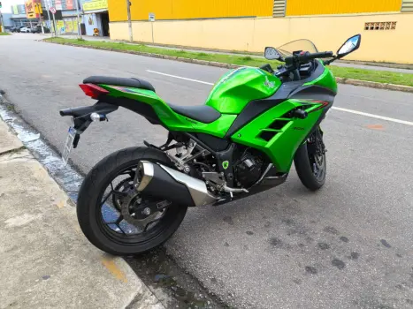 KAWASAKI Ninja 300 ABS, Foto 4