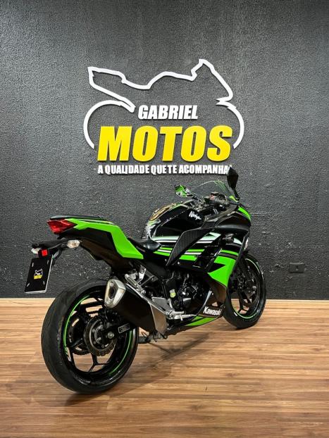 KAWASAKI Ninja 300 ABS, Foto 6