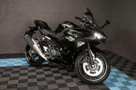 KAWASAKI Ninja 400 , Foto 3