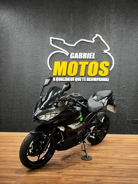 KAWASAKI Ninja 400 , Foto 4