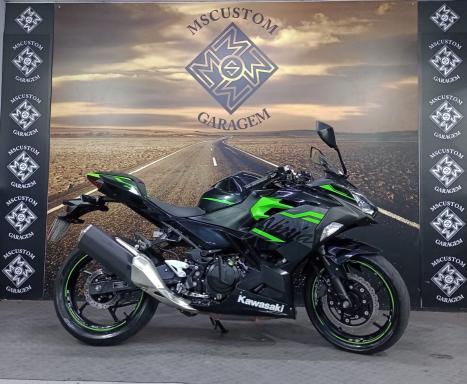 KAWASAKI Ninja 400 , Foto 1