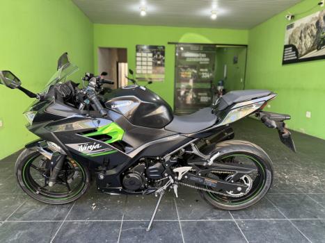 KAWASAKI Ninja 400 , Foto 1
