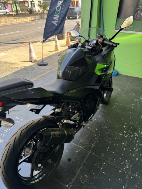 KAWASAKI Ninja 400 , Foto 6