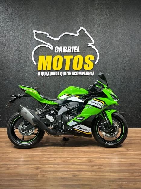 KAWASAKI ZX-4R , Foto 1