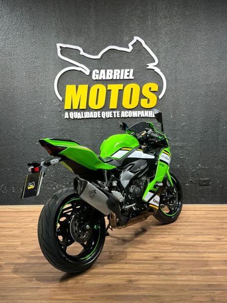 KAWASAKI ZX-4R , Foto 6
