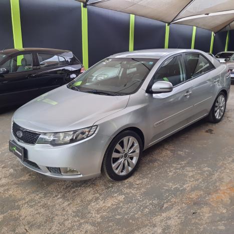 KIA Cerato Sedan 1.6 16V 4P SX3 AUTOMTICO, Foto 2